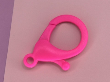 Карабин пластик фуксия 22х35 мм