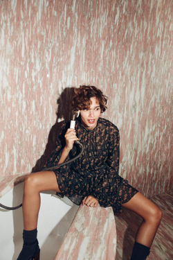 ZARA ПЛАТЬЕ ИЗ БАМБУКА С ЦВЕТОЧНЫМ ПРИНТОМ, ЧЕРНЫЙ/ЗОЛОТОЙ