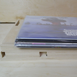 Ящик кейс органайзер для хранения до 80 виниловых пластинок (VBOX80L) БЕЗ ПОКРАСКИ с гравировкой