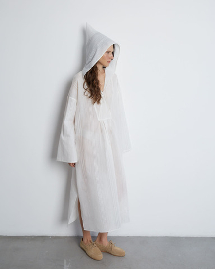 Платье с капюшоном из хлопка и шелка Брунелло Кучинелли в полоску белый