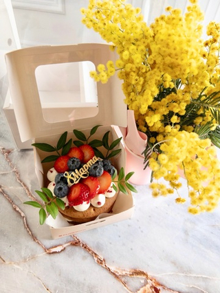 Бенто медовик + Букет Мимозы в стакане