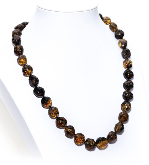 Бусы из янтаря натуральные зеленого цвета, длина 52 см, бусины до 1,5 см, "Кусанка". Калининградский янтарь бусы