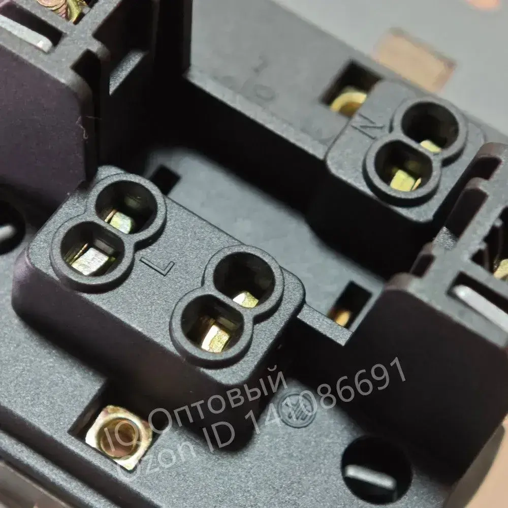 Розетка двойная с рамкой с заземлением встраиваемая 1 шт,черный