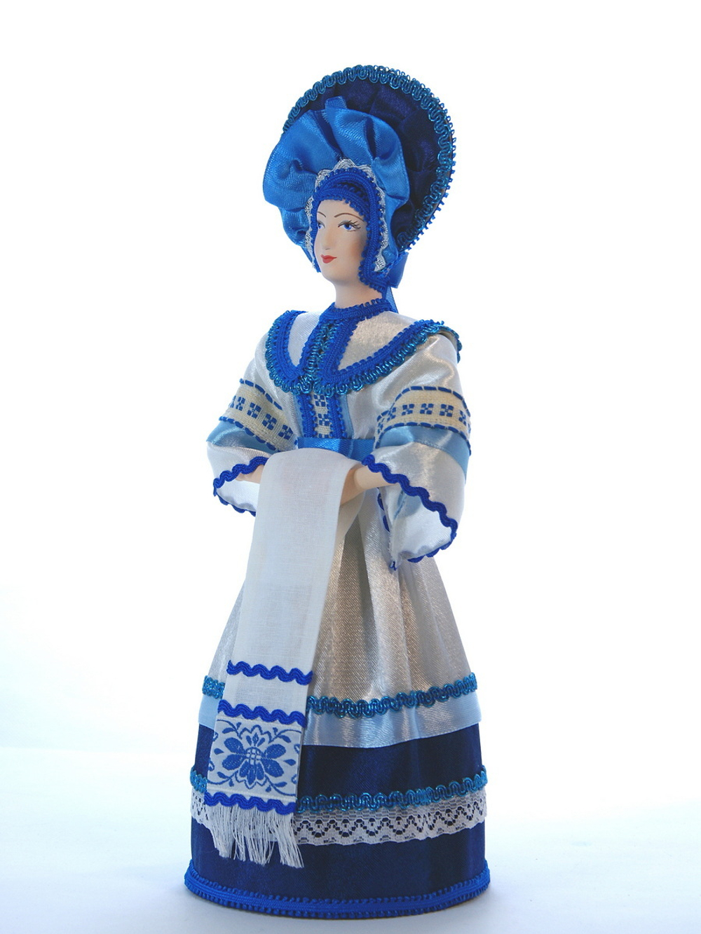 Кукла коллекционная фарфоровая Хозяюшка  русском костюме в стиле Гжель