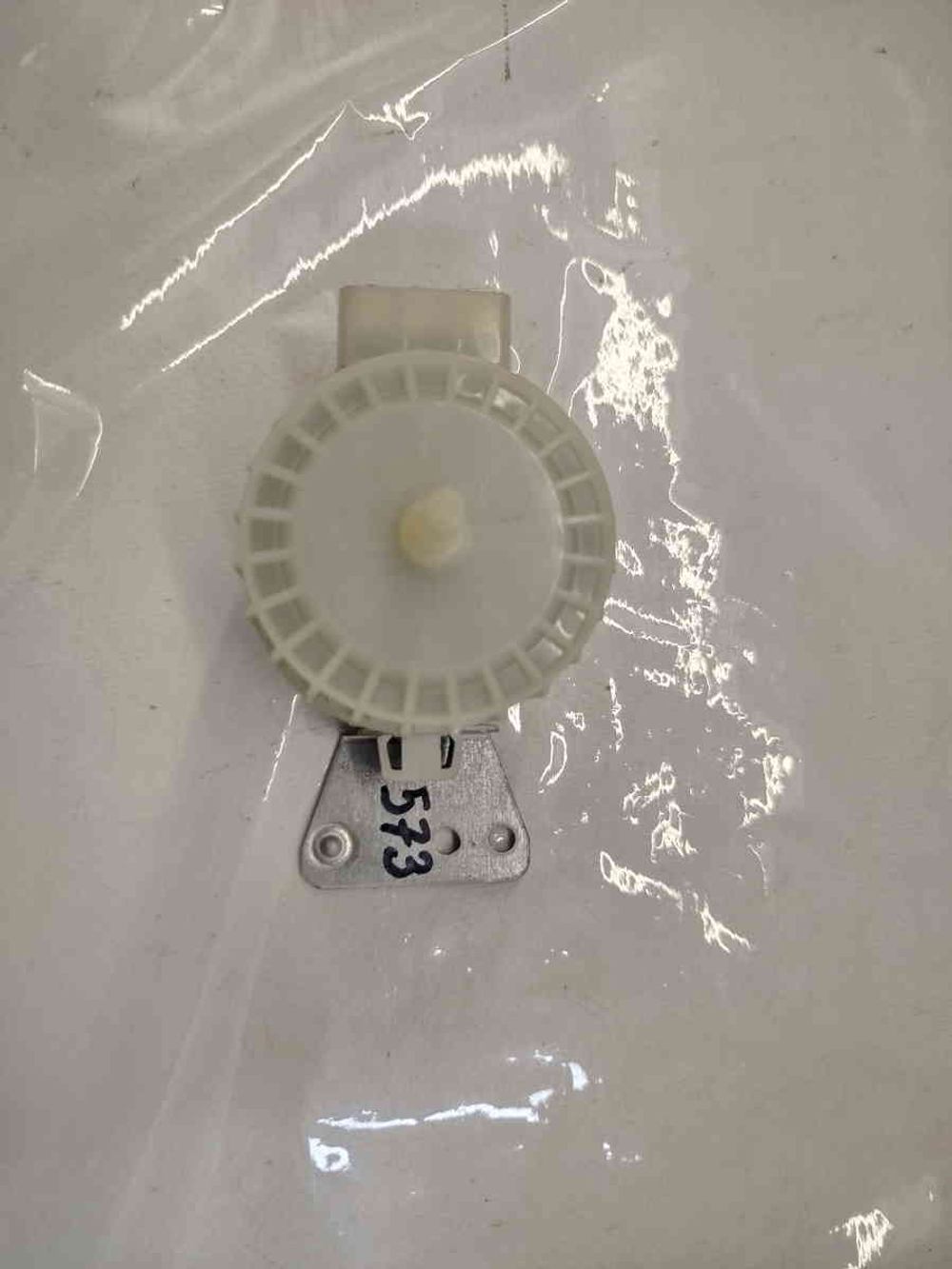 573 Датчик уровня воды (Прессостат) для стиральной машины Beko 2828170100 DC5V S1000 б/у