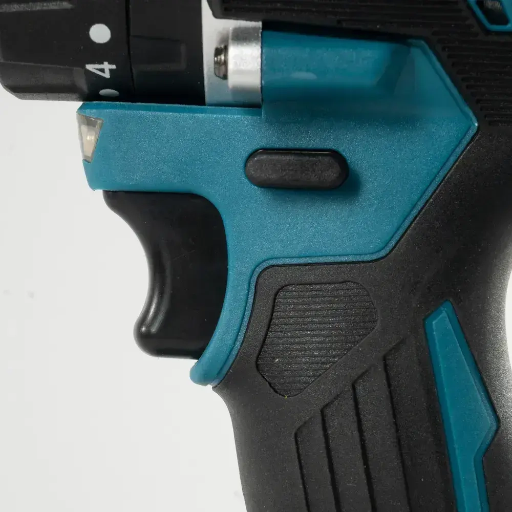 Шуруповерт Maкитa DDF485 18V 5.0AH с металлическим патроном