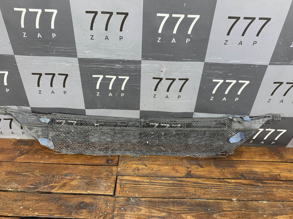Решетка переднего бампера Mercedes A (W177) 18-нв Б/У Оригинал A1778859100