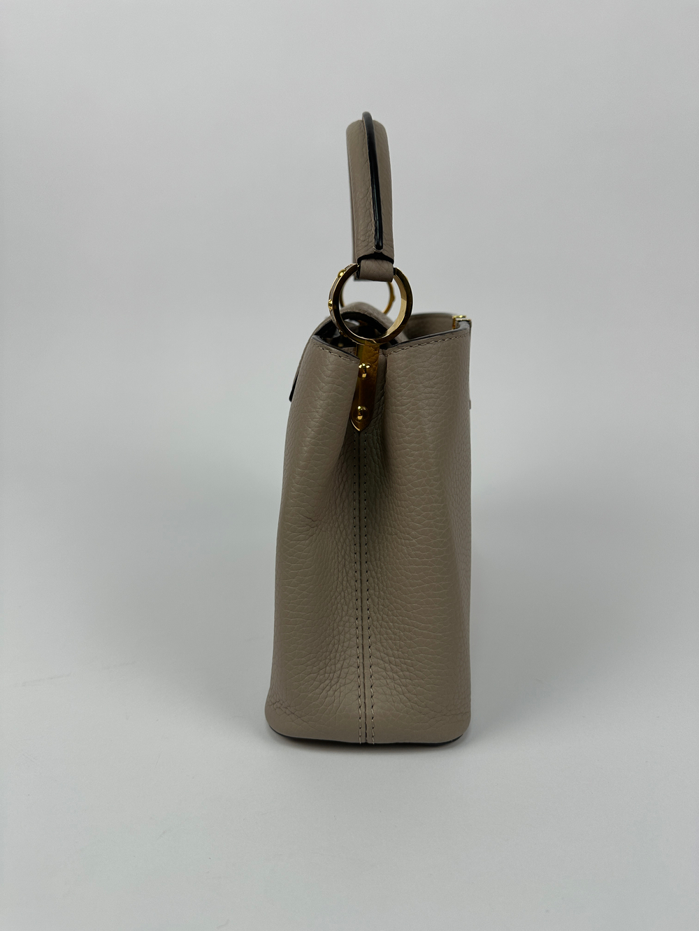 Сумка Louis Vuitton Capucines BB