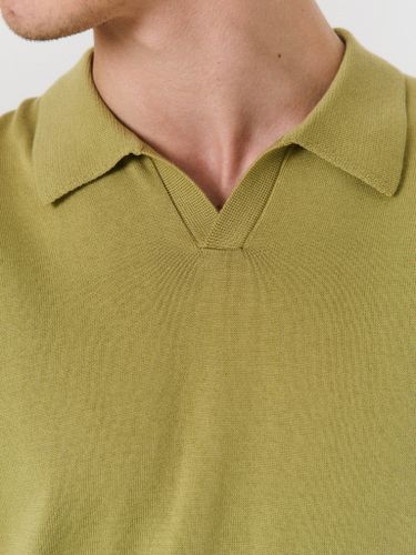 Оливковая вязаная футболка-поло LAINE