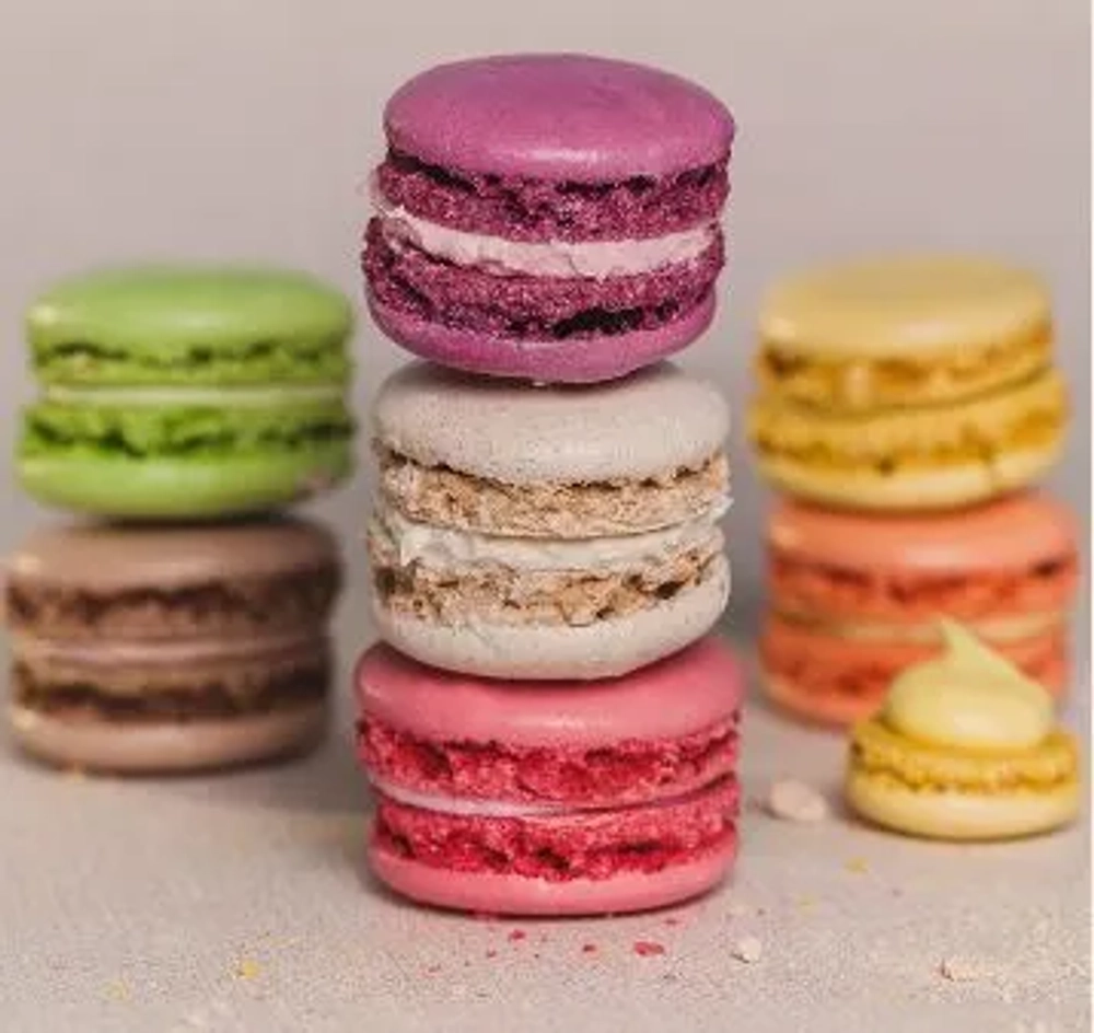 Пирожное Макаронс в куполе, 8шт