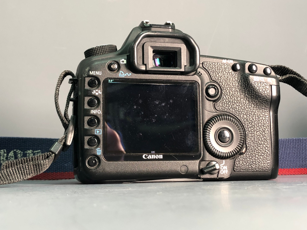 Canon EOS 5D Mark II 103.590 кадров