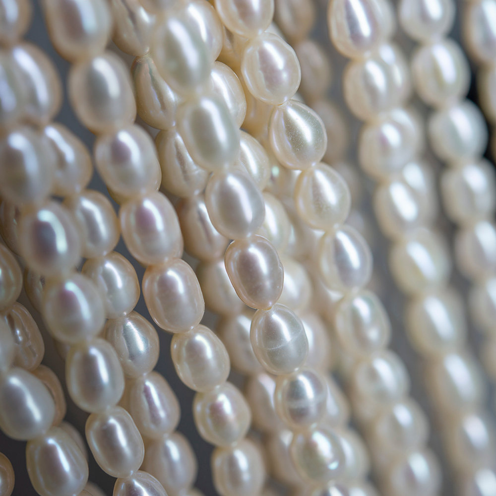Жемчуг культивированный овальный A Grade, айвори, 5*6-6,5мм