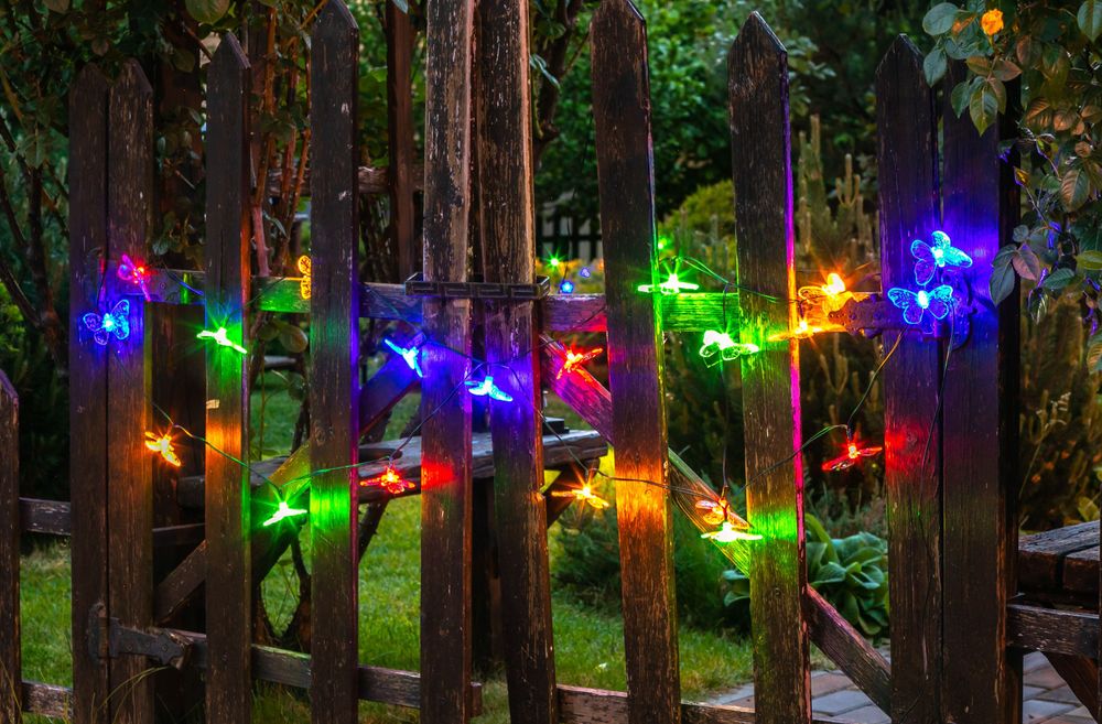 USL-S-129-PT4000 BUTTERFLIES Садовая гирлянда на солнечной батарее Бабочки. 20 светодиодов. Разноцветный свет. 1xАА Ni-Mh аккумулятор в-к. IP44. TM Uniel.