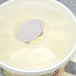 Контейнер-кружка 0,75л с клапаном "IZI-GO" (светло-бежевый) 454558