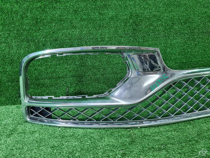 Решетка переднего бампера правая Bentley Flying Spur 2 (2019-н.в.)