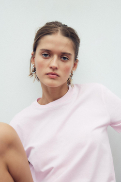 ZARA БАЗОВАЯ ФУТБОЛКА ИЗ ХЛОПКА, РОЗОВЫЙ