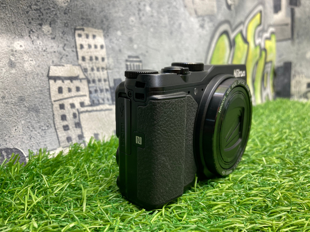 Nikon Coolpix S9900