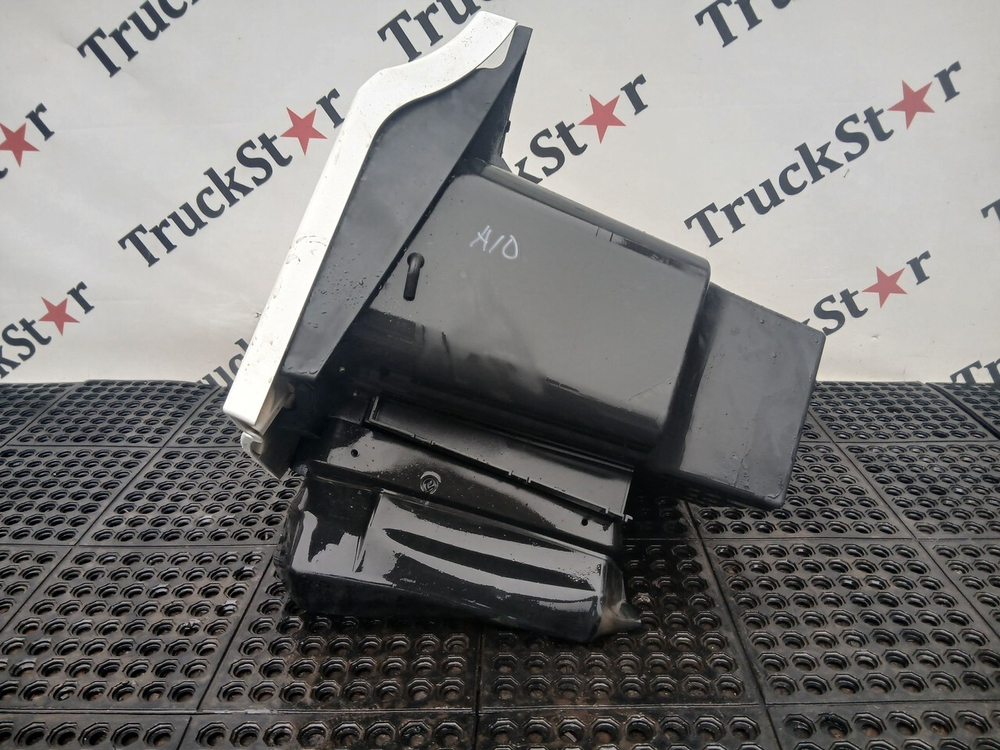 Ящик инструментальный левый 2019г.