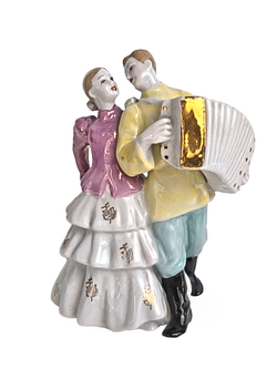 Фарфоровая статуэтка "Уральская кадриль" Дулево