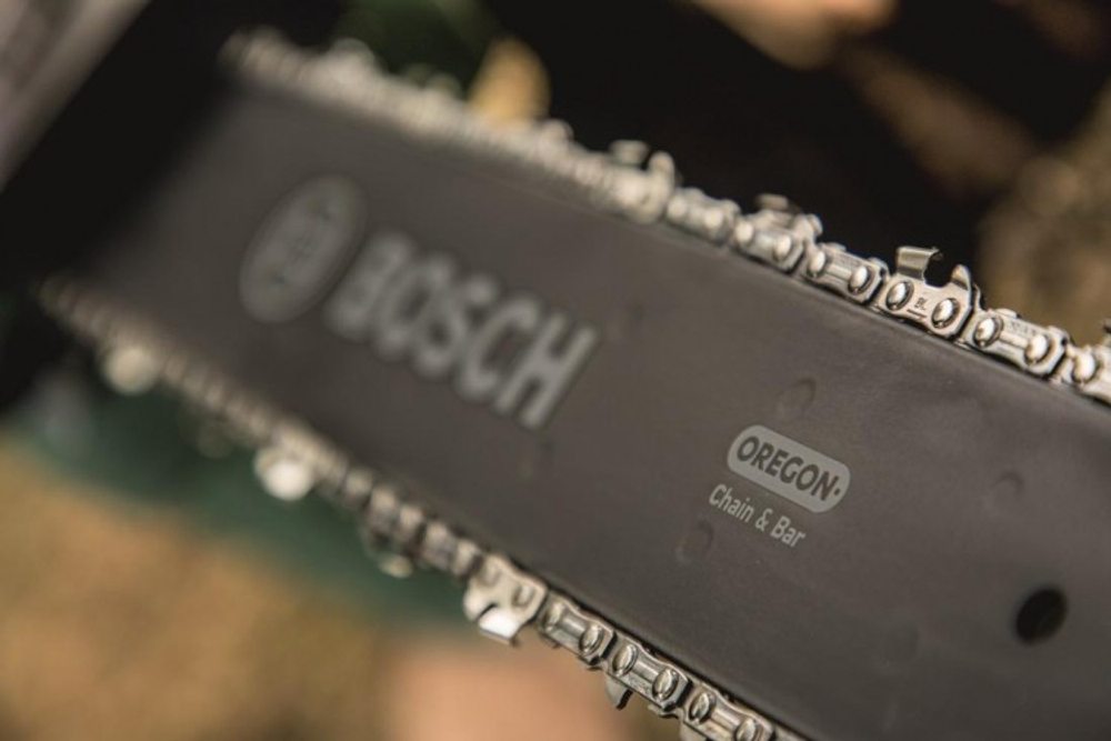 Электропила цепная BOSCH UniversalChain 40 06008B8400