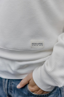 ZARA ВАФЕЛЬНАЯ ФУТБОЛКА С ЭТИКЕТКОЙ, ЖЕЛТОВАТО-БЕЛЫЙ