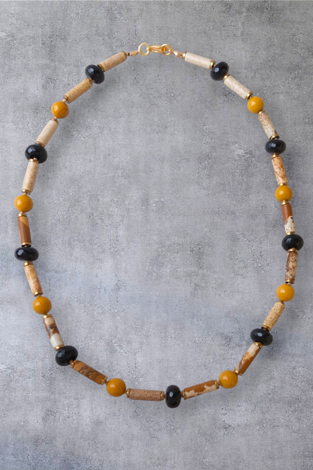 Бусы из песчаной яшмы, агата и керамики, позолоченный замок