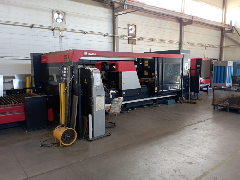 Комбинированный лазерный станок с кабинетной защитой AMADA  F0M2R13013 (Б/У)