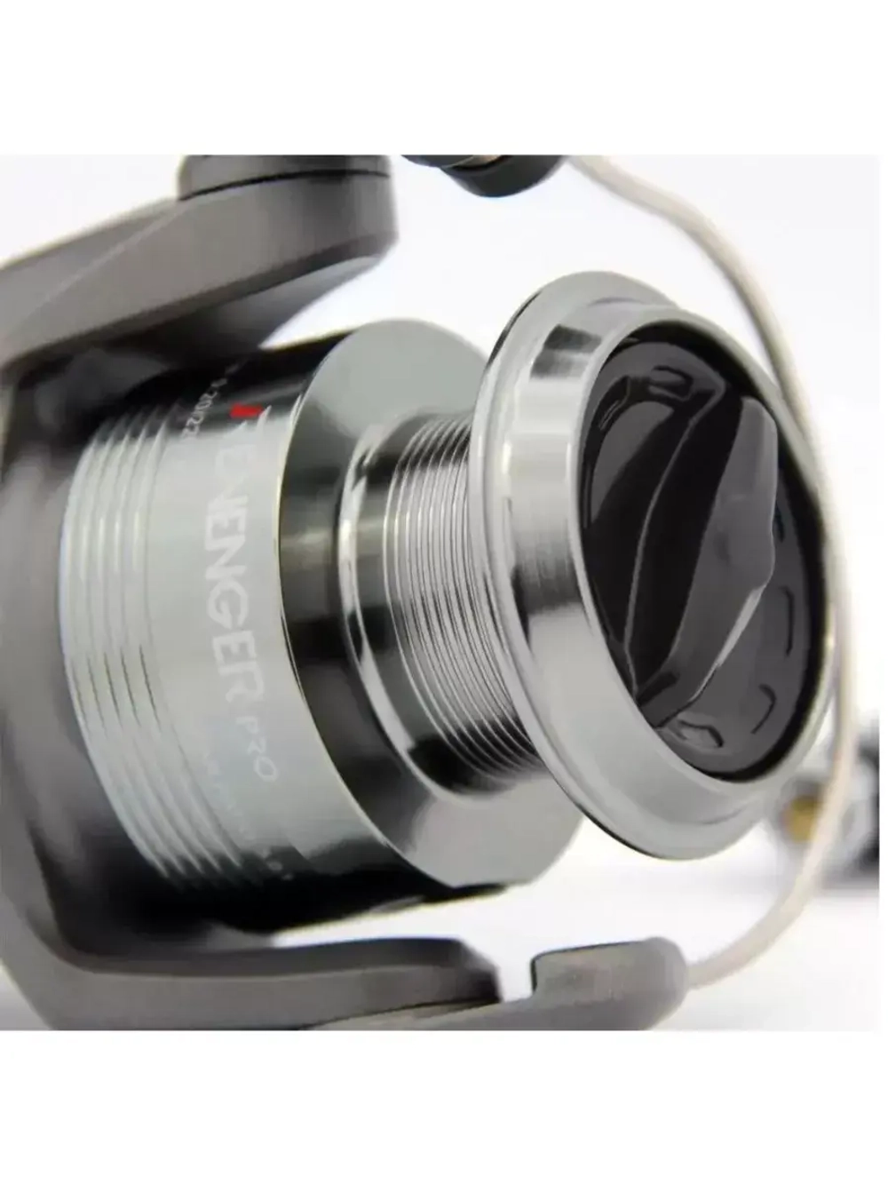 Катушка безынерционная Revenger Pro 30