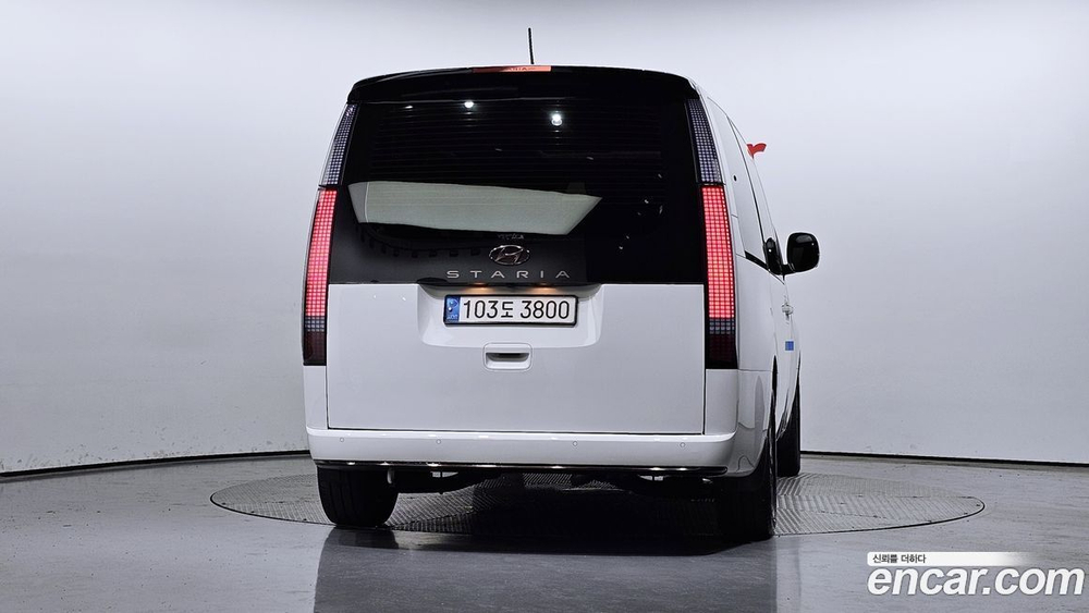 Hyundai Staria Lounge 7-и местный (07.2021)
