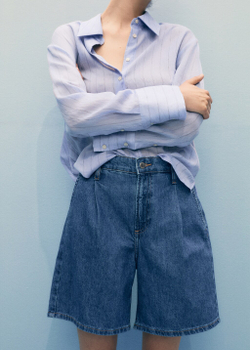 Джинсовые бермуды со средней посадкой и защипами