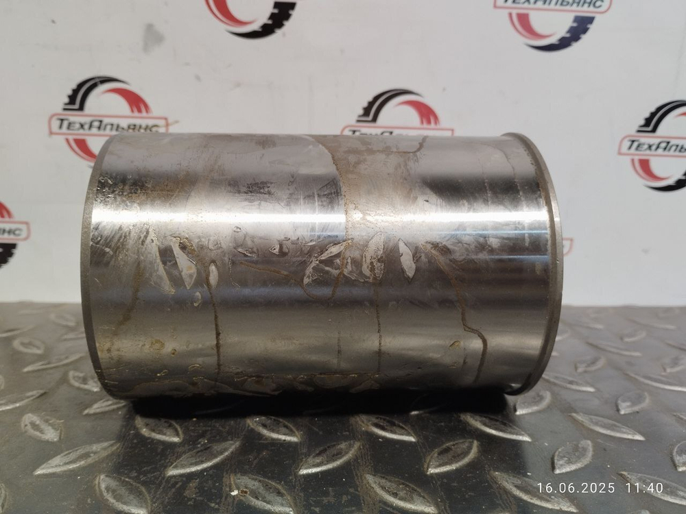 Втулка 195-21-32522