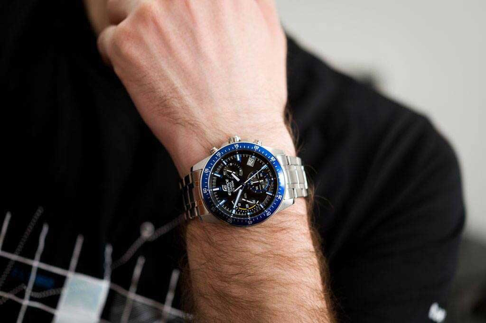 Часы Casio EFV-540D-1A2VUEF