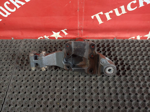 Кронштейн передней рессоры левый