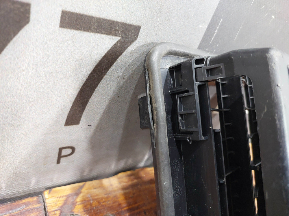 Решетка вентиляционная Клапан Kia Sportage 4 (QL) 16-22 Б/У Оригинал 97510D3000