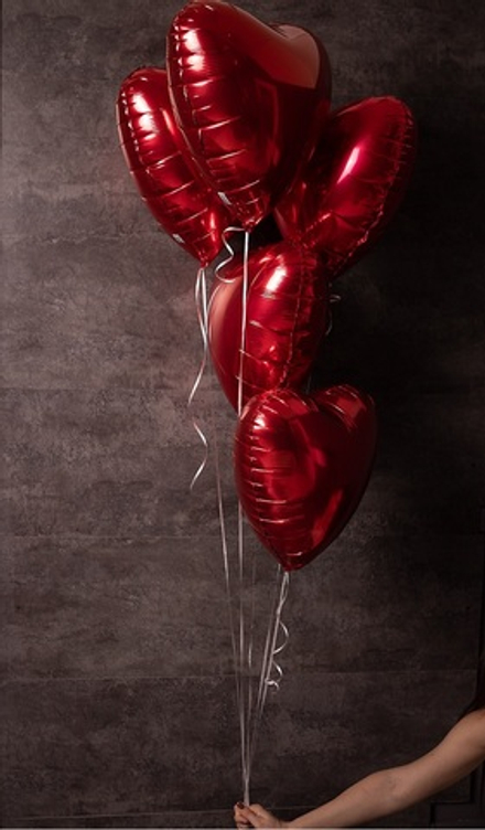 Охапка из пяти шаров в форме сердца