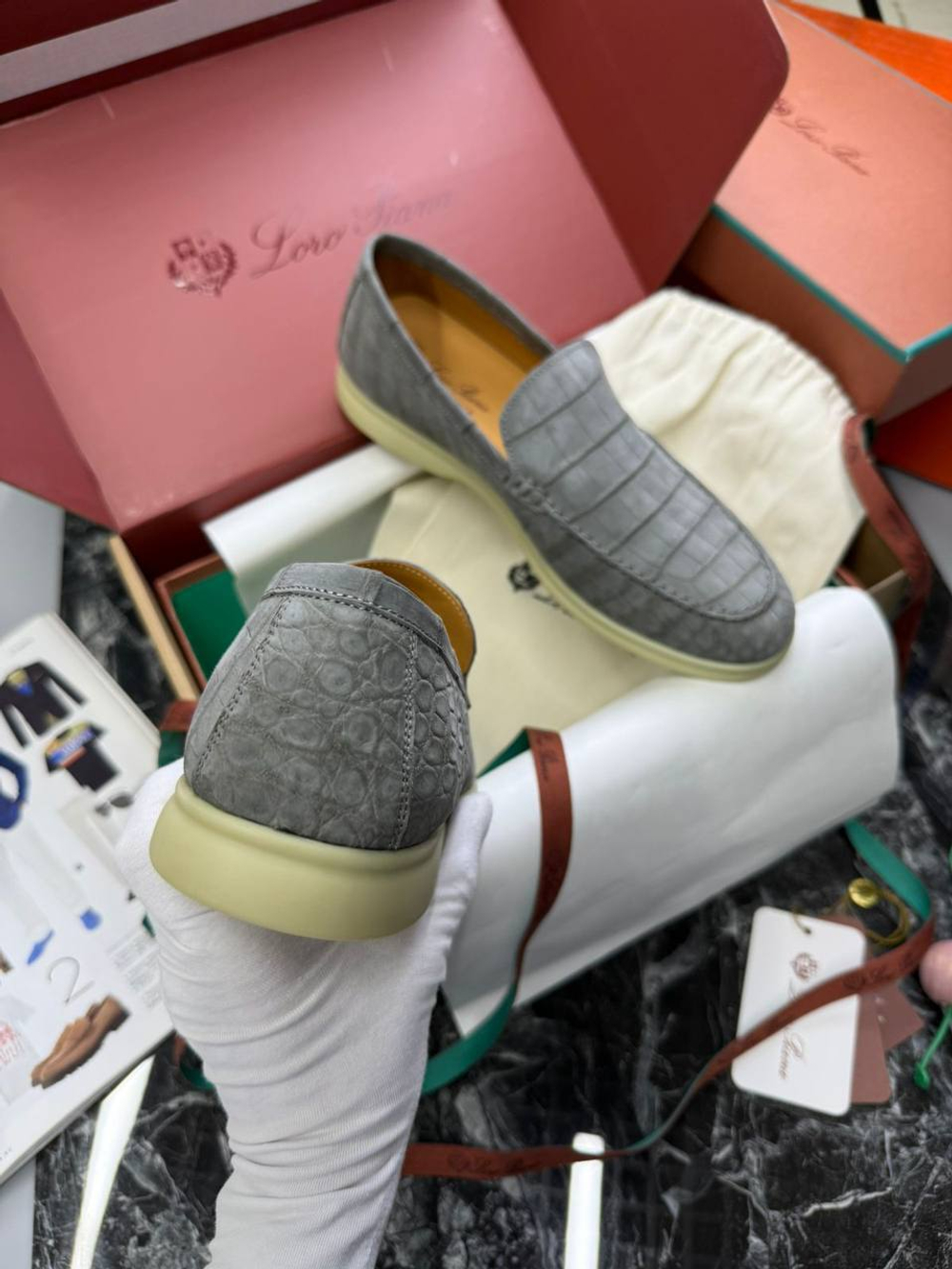 Лоферы Loro Piana кожи крокодила