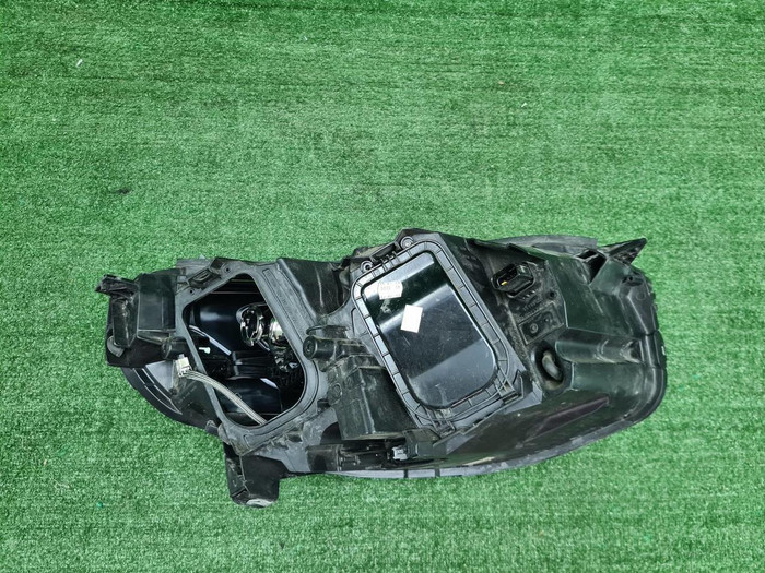 Фара левая Opel Zafira Life (2019-н.в.) ксенон
