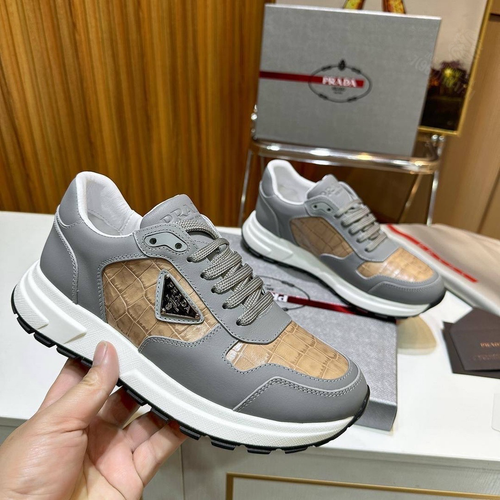 Кроссовки Prada