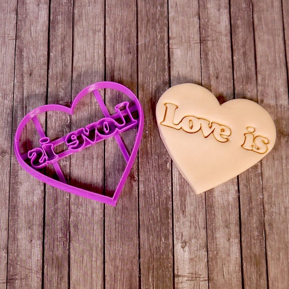 Вырубка для пряника с оттиском &quot;Сердце LOVE IS&quot;, пластик, 10*11 см