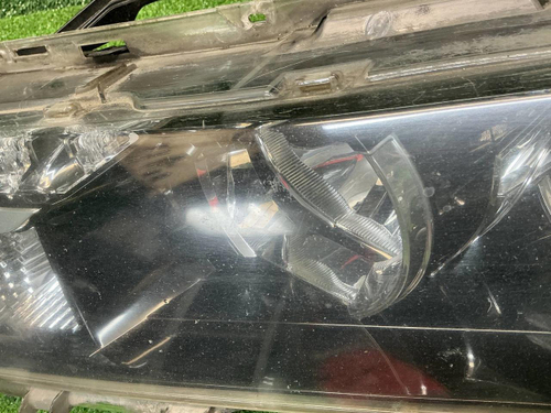 Фара левая Toyota Corolla E160 (2012-2016) галоген