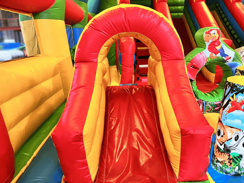 Надувной батут "Страна Сафария" с крышей и высокими горками 11*8*6 м