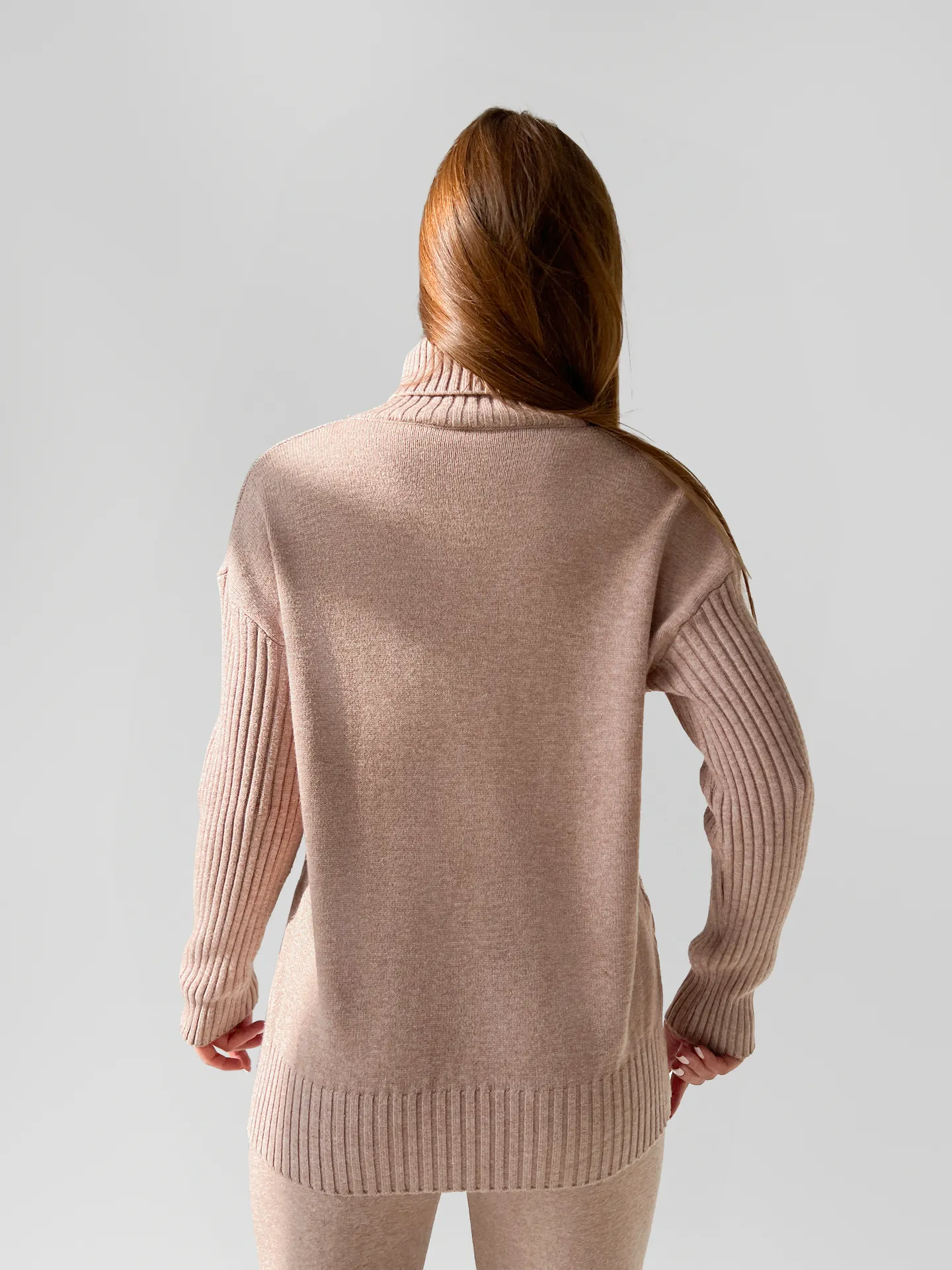 Костюм трикотажный Prevalent из свитера с высоким горлом и широких штанов на резинке