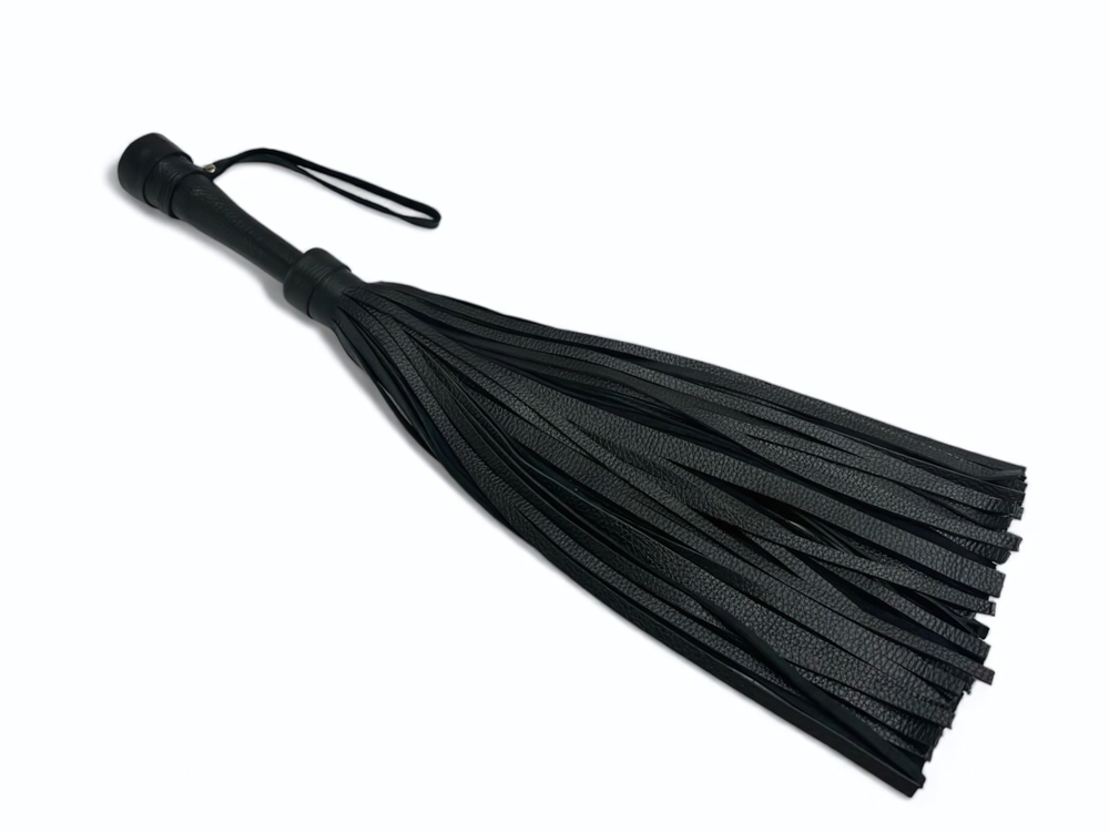 Черная профессиональная плеть Luxury Arsenal - 55 см. (Цвет: черный)