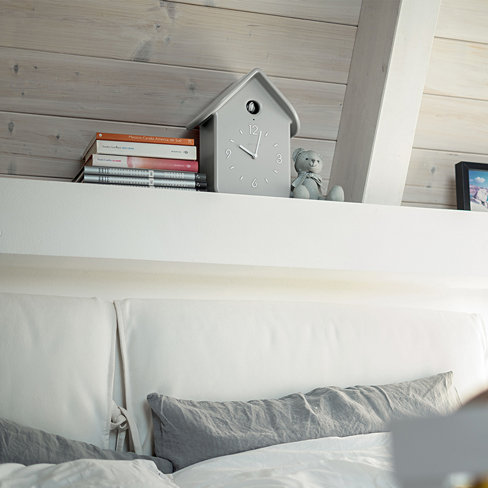 Часы с кукушкой qq, серые