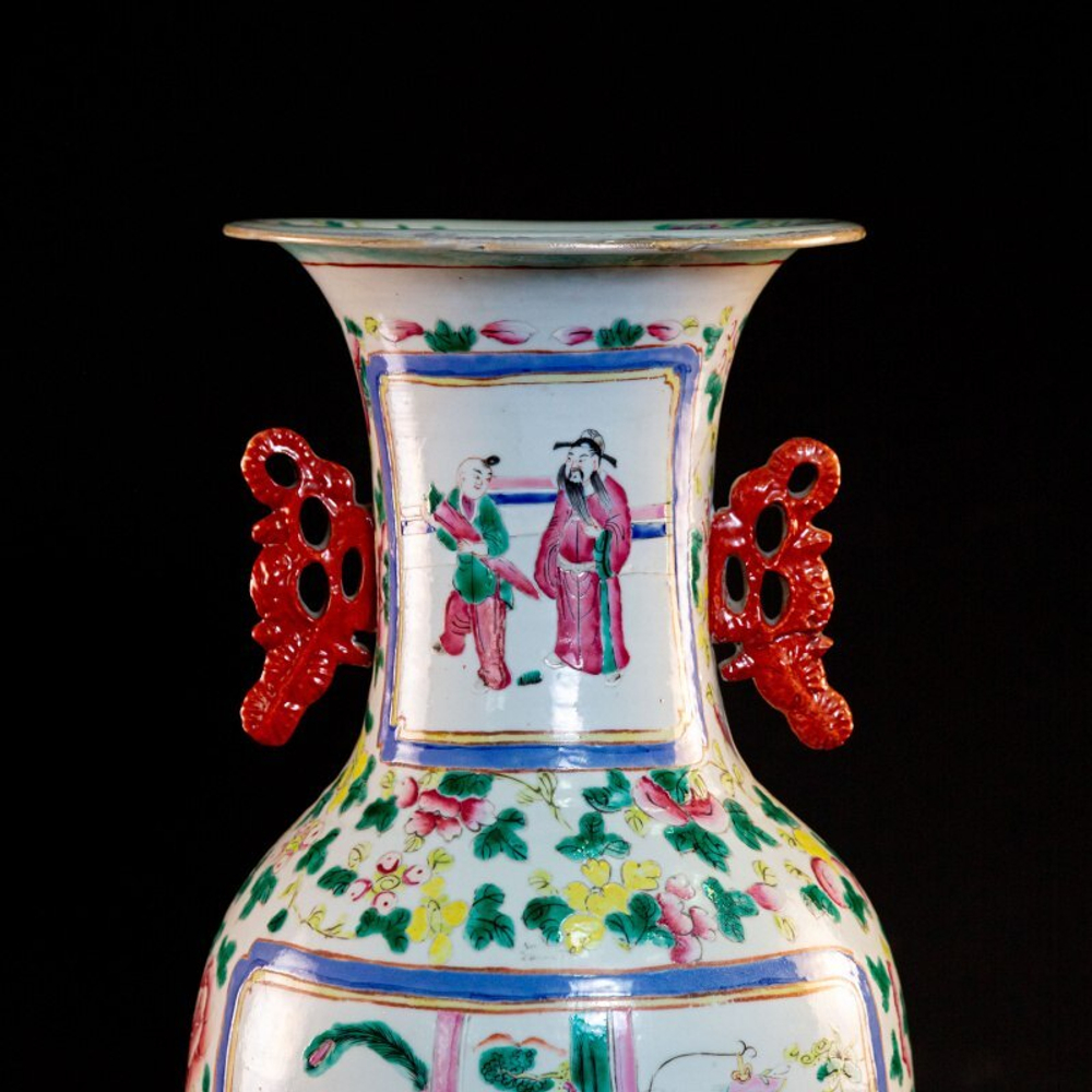 Парадные вазы «На приеме у Императора»