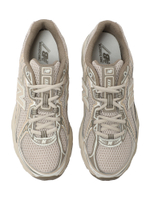 Кроссовки 740