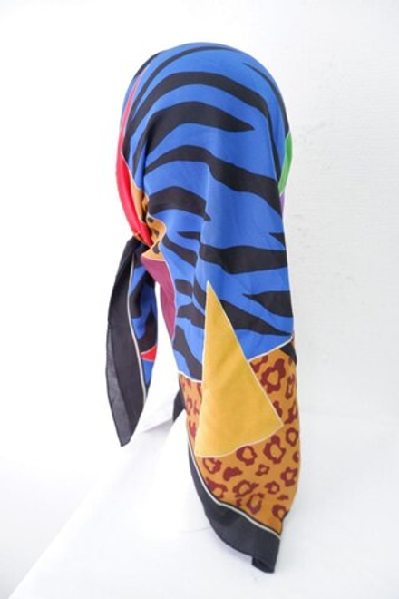 Платок яркий