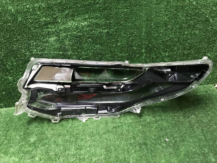 Стекло фары правое Toyota Alphard 3 (2017-2023)