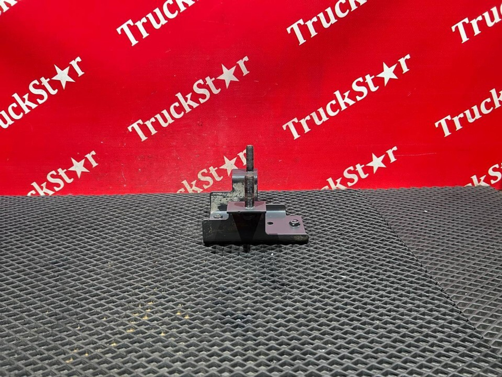 Кронштейн электромагнитного клапана