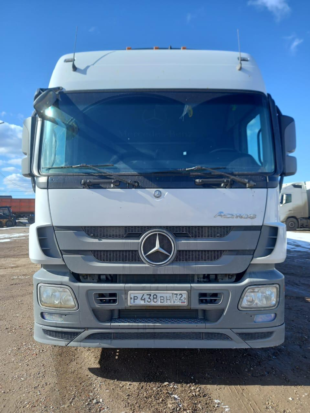 Mercedes-Benz ACTROS 4x2 Седельный тягач 1841 LS (Дизельный, 12 л, 408 л.с., АТ)
